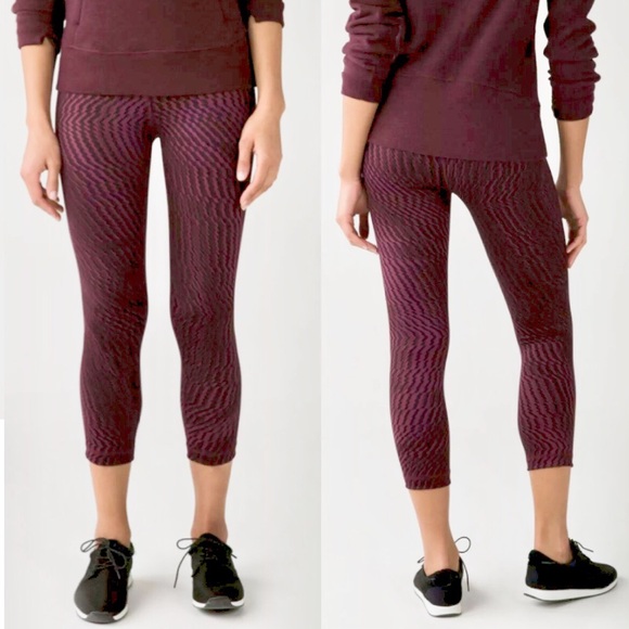 lululemon athletica Pants - Lululemon Wunder Under Crop High-Rise Leggings
